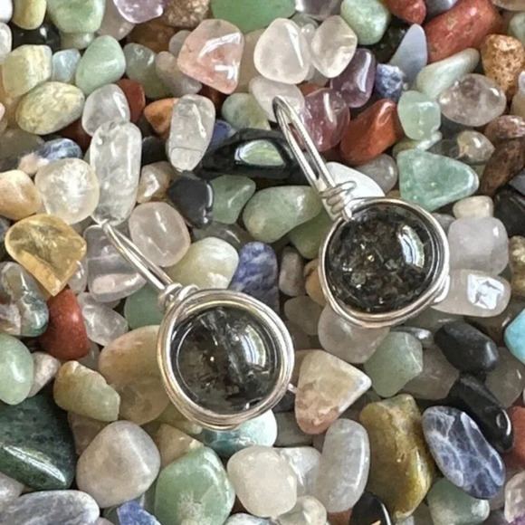 Alquimia Silver and Black Earrings - Picture 1 of 2